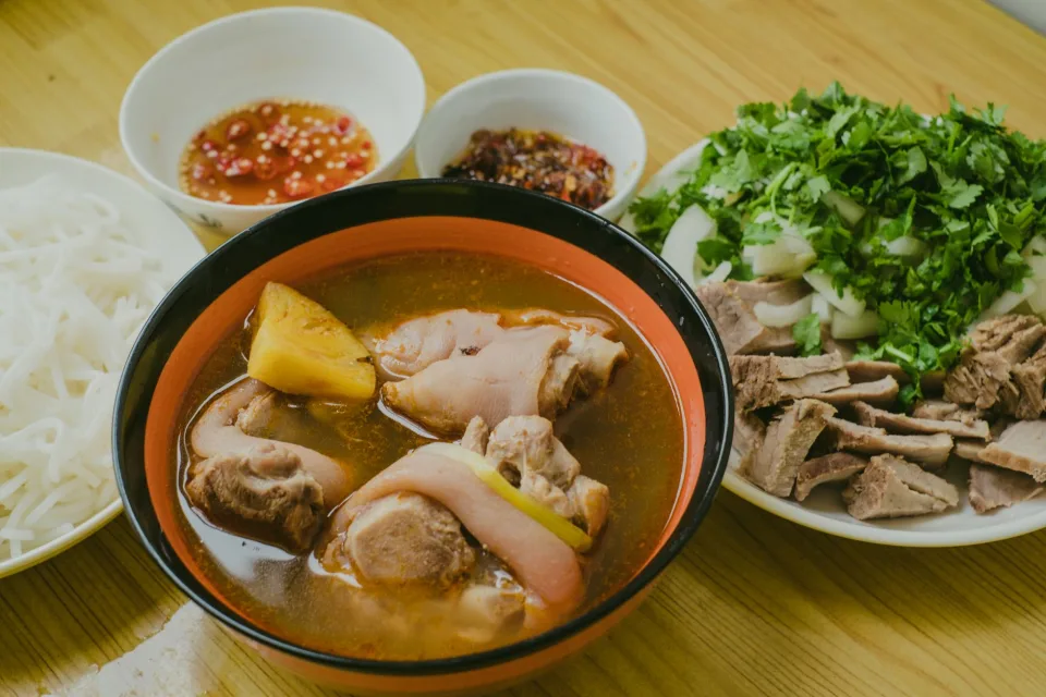 Không gian Trần Bá Linh